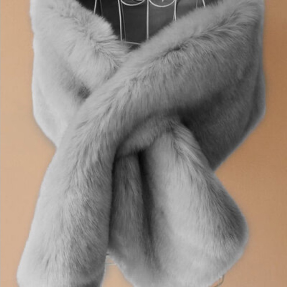 Elegant Gray Faux Fur Scarf